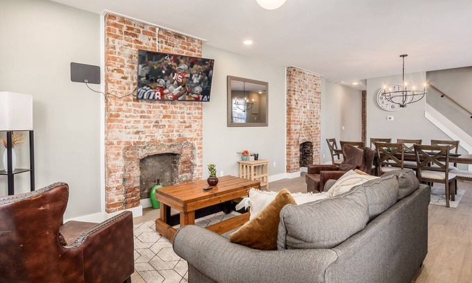 Olde Towne East Casa | Brand New 3 BR/2BA 5 min to DT Columbus
