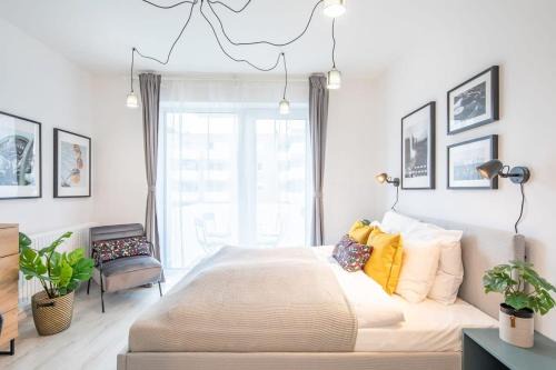 13th District Apartamento | Brand new apartment with garage