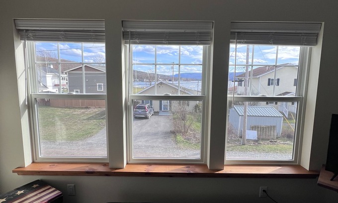 Town of Richmond Apartamento | Brand New Cozy 2 Bedroom on a Quiet Finger Lake!