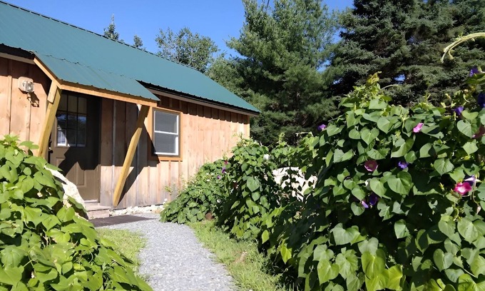 Blue Hill Cabaña | Brand new farm cottage close to downtown Blue Hill and Acadia National Park
