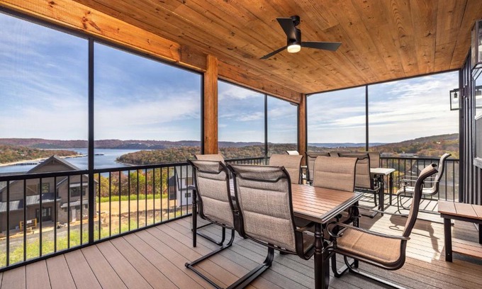 Kimberling City Casa | BRAND NEW! Gorgeous Lake Views and FREE Amenities. Luxury Lodge with 2 Resort Pools