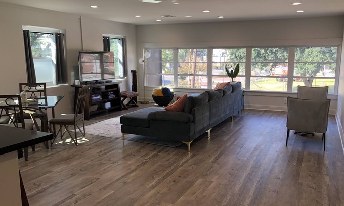 Lake Charles Apartamento | Brand new great view downtown apartment- Iris 4!