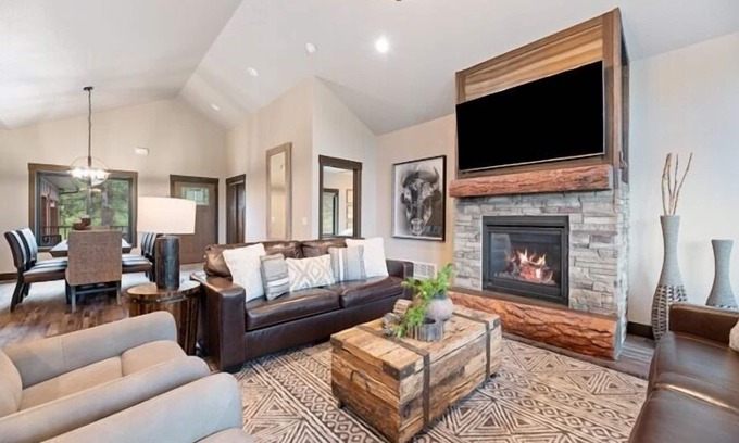 Lead Casa | Brand new, heart of the Black Hills, game room, hot tub