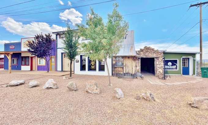 Tombstone Casa | Brand New House Right on Allen St one Block from the Birdcage