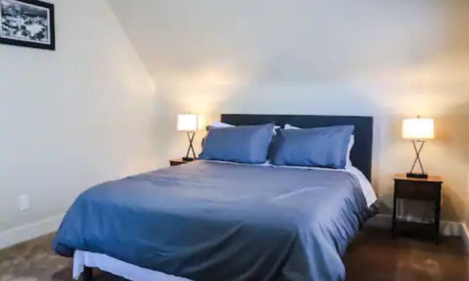 Wyandotte Casa | BRAND NEW LISTING FROM A SUPERHOST!