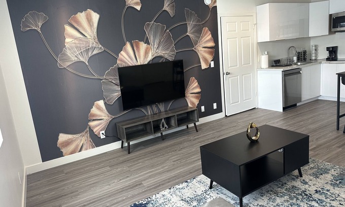 Lake Balboa Apartamento | Brand new, luxury studio