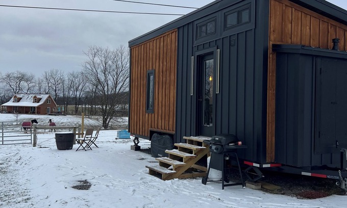 West Milton Casa | BRAND NEW! Modern Tiny House @ The Horse Stables