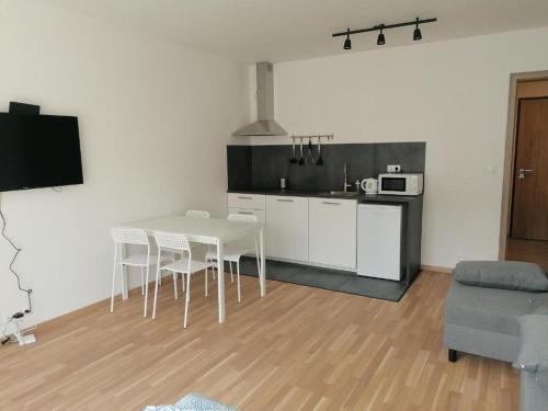 Palmovka Apartamento | Brand new studio apartment #30 in brand new building FREE PARKING close to center
