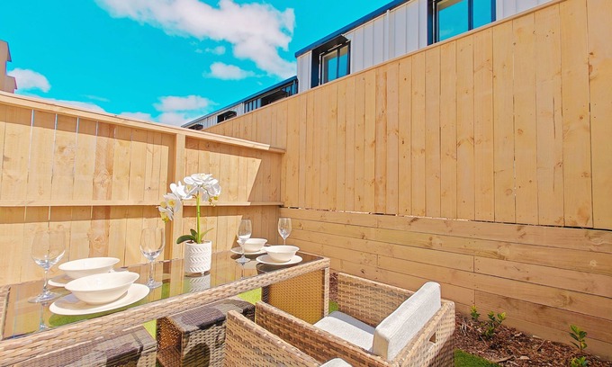 Grey Lynn Casa | Brand new townhouse with garden and free parking