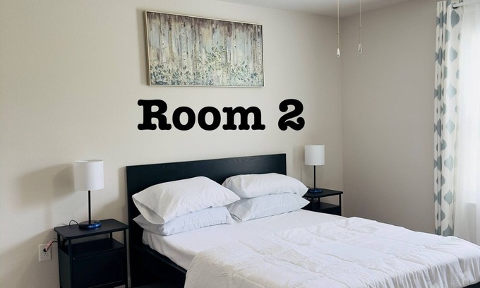 Seffner Community Alliance Casa | Brandon Hideaway – Top Suite/Single room with shared bathroom