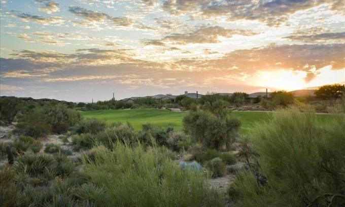 Pinnacle Peak Casa | Impresionantes vistas de golf, montaña y luz de la ciudad