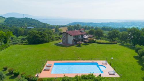 Lonato del Garda Apartamento | breathtaking lake view and pool, Prato Verde