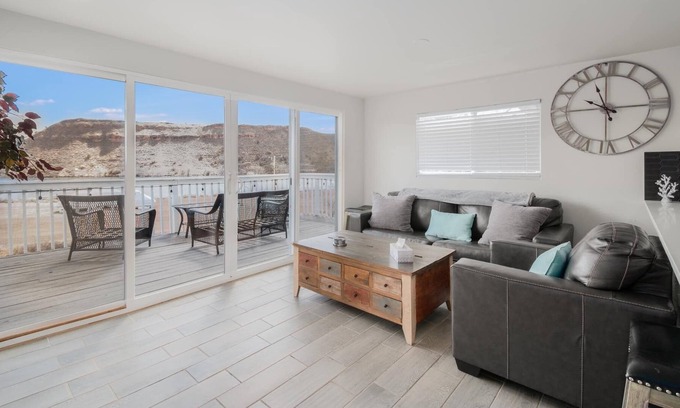 Fort Collins Casa | Breathtaking lakefront at Horsetooth Inlet Bay