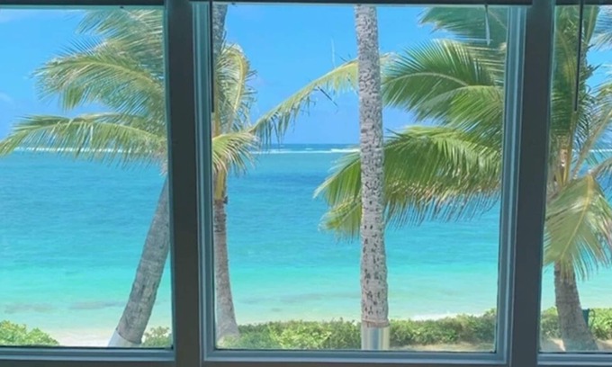Punaluu Cabaña | Breathtaking Ocean Views Beach Cottage