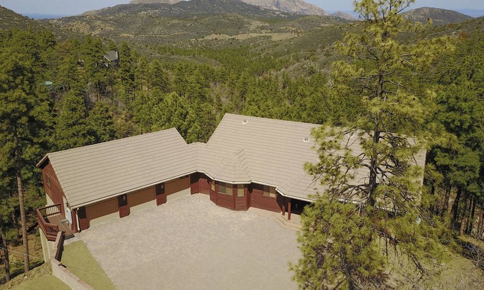 Highland Pines Casa | Impresionante Treetop 5600 pies cuadrados Lodge Lodge junto a la montaña