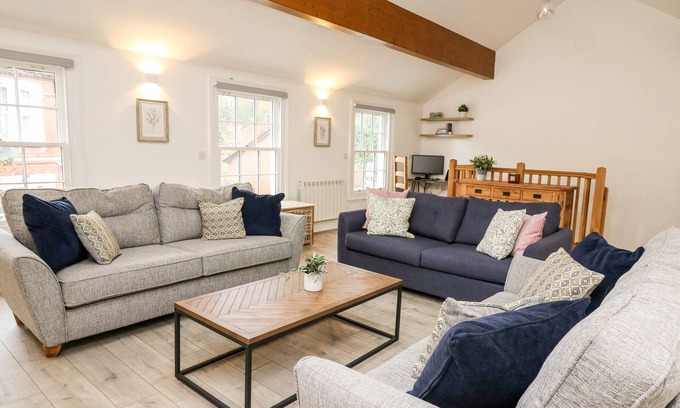 Howey Cabaña | BRIDGEND COTTAGES, character holiday cottage in Llandrindod Wells