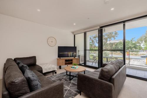 Lyneham Apartamento | Bright 2-Bed Flat Near City Amenities