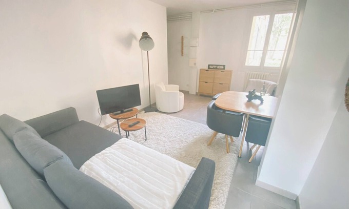 Cote Pavee Apartamento | Bright 2-bedroom apartment