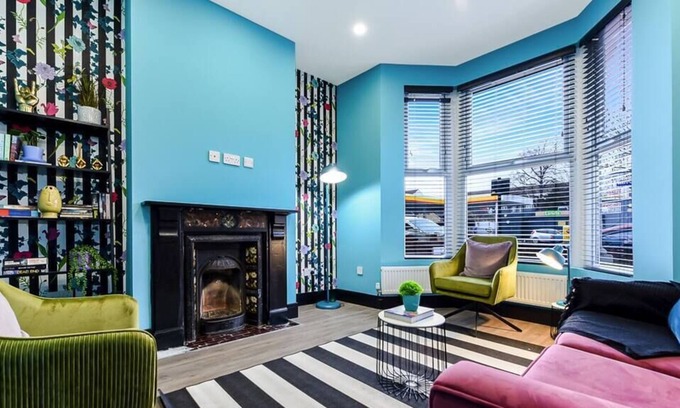 Northumberland Park Casa | Bright and Colourful House - Best for a Large Groups