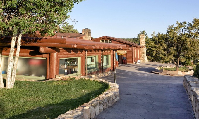 Grand Canyon Village Cabina | Bright Angel Lodge – Inside the Park