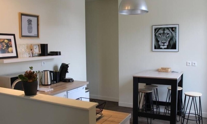 Val de Briey Apartamento | Apartamento Luminoso en el Centro de Briey, Cerca de Comercios y Atracciones