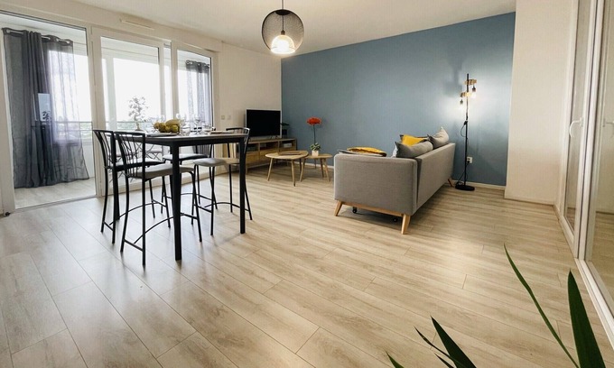 Tours Apartamento | Bright apartment in a new building with garage