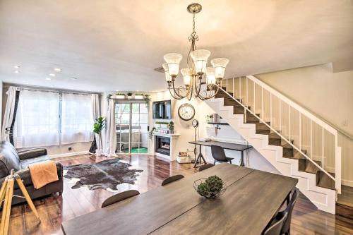 Burbank Apartamento | Bright Burbank Condo Less Than 2 Mi to Griffith Park!