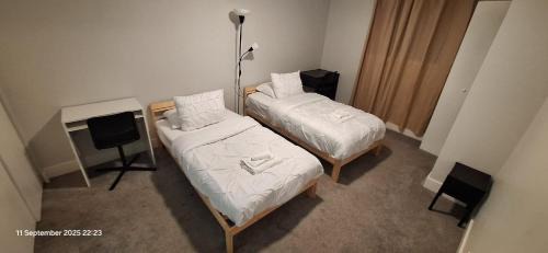 Southwest Edmonton Apartamento | Bright & Chic 3-Bed Unit for Family or Business by UofA, Whyte Ave, Downtown in Edmonton