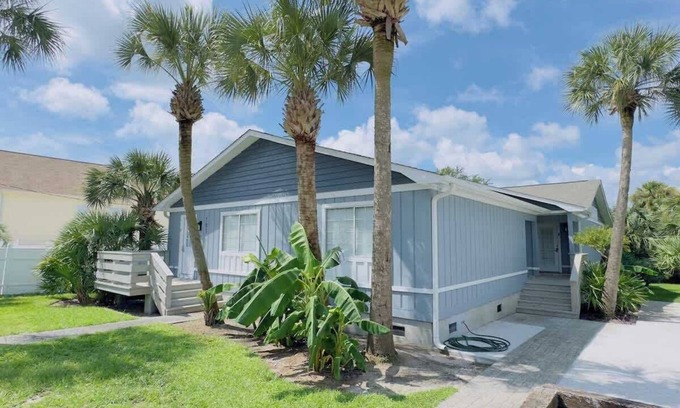 Crescent Beach Apartamento | Bright & cozy 2BR,2BA beach retreat! A
