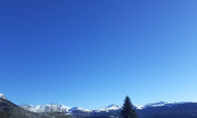 Murat-le-Quaire Apartamento | Bright duplex at 1200m altitude