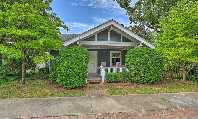 Greensboro Casa | Bright Greensboro Escape ~ 1 Mi to Downtown