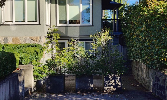 Grand Boulevard Casa | Bright Independent Guest Suite|Quiet, Central,Steps to Nature