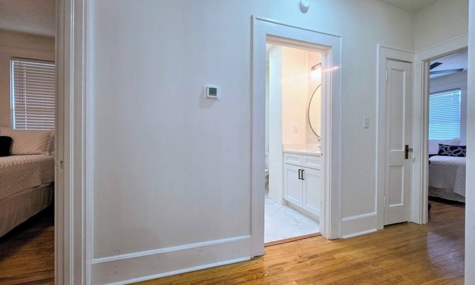 Avondale Casa | Bright & Modern Prime Location