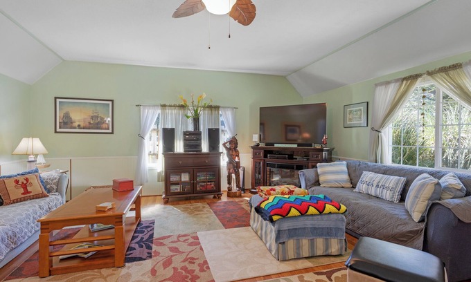 Bandon Casa | Brillante y espaciosa casa de playa con terraza amueblada y acceso al océano