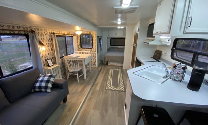 York Casa | Bright Side Inn