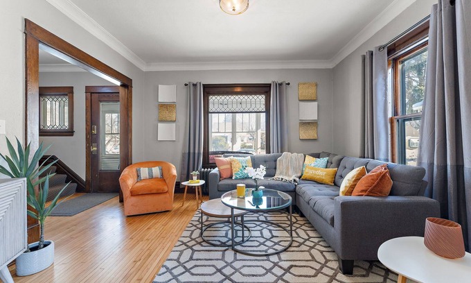 Minneapolis Casa | Bright, Spacious & Inviting Como Oasis ~ Backyard!