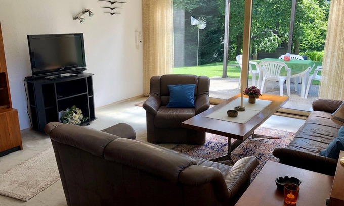 Saaldorf-Surheim Apartamento | Bright vacation apartment - 3 persons, 80sqm, 2 bedrooms, covered terrace