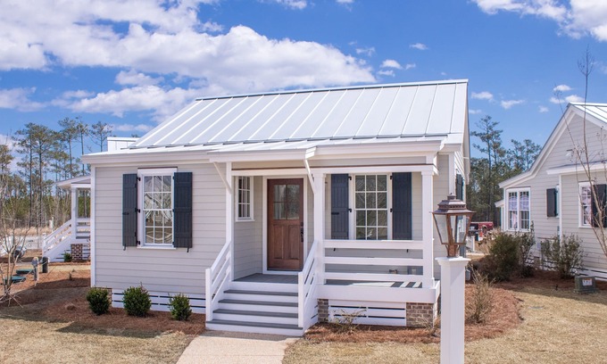 Oriental Cabaña | Interior diseñado para una escapada de fin de semana en Boathouse Row.