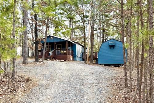 Broken Bow Casa | Broken Bow Cabin with Hot Tub and Game Room!
