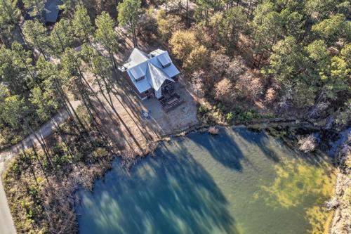 Hochatown Casa | Broken Bow Cabin with Hot Tub and Game Room!