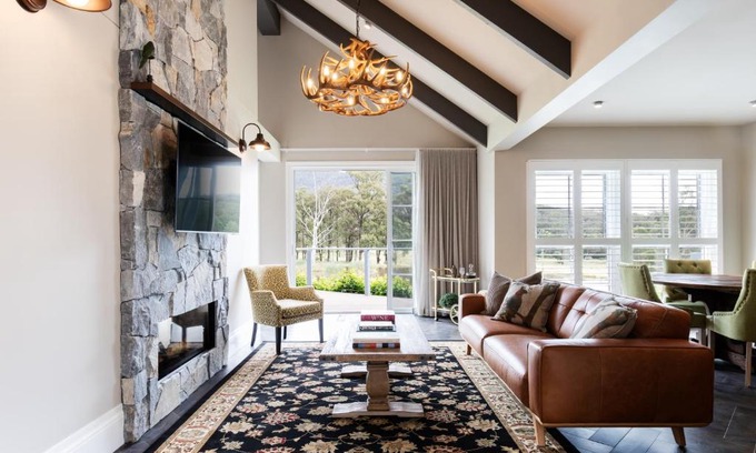 Pokolbin Villa | Brokenback Views Country Estate Hunter Valley
