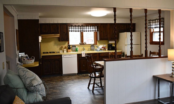Goshen Casa | Brook Road Condo