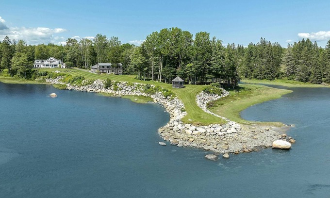 Brooklin Casa | Brooklin House + Penthouse: magical location, deluxe property, stunning views.