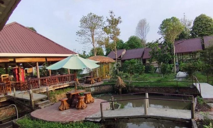 Phong Dien Cama Y Desayuno | Brown House Resort