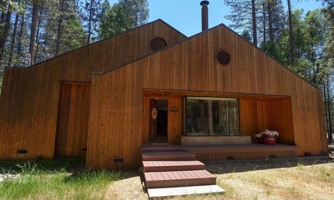 North Wawona Casa | Su oportunidad de alquilar una hermosa cabaña en el Parque Nacional Yosemite en la pintoresca ciudad de Wawona ...
