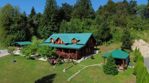 Zelin Mrzlovodicki Chalet De Esquí | Brvnara Moj san - Log cabin My Dream