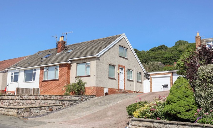 Rhos on Sea Casa | BRYN BACH, with a garden in Rhos-On-Sea