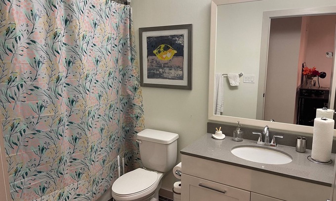 Lenox Apartamento | Buckhead Bliss Luxury , 2-bedroom in enchanting Atl within steps from Lenox Mall