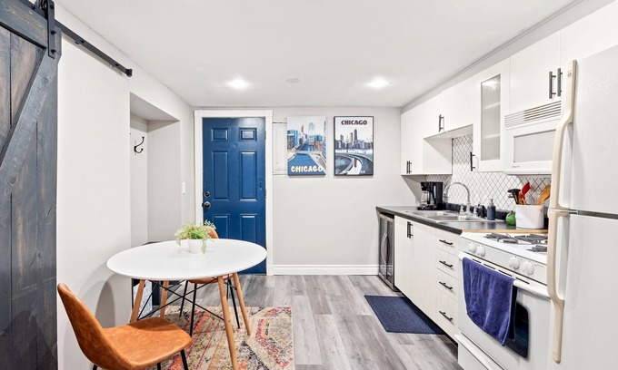 Bucktown Apartamento | Bucktown Blue Bungalow-Perfect Location!