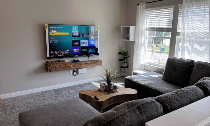 Dry Ridge Casa | Bud's Place: Family Friendly Spacious 5-bedroom 3 bath house with 3 KING BEDS